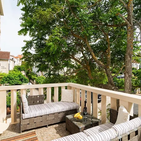 Elegant With Balcony * סוטיבאן