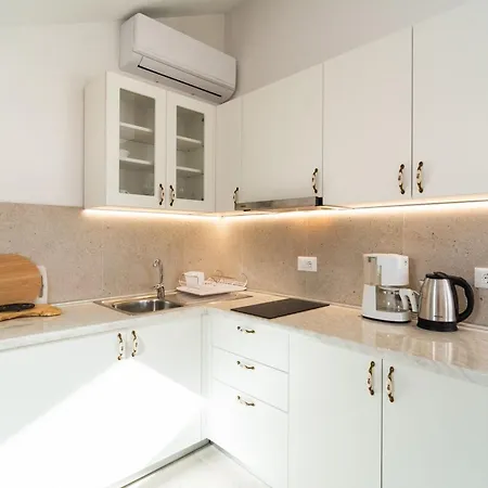 Elegant With Balcony Daire