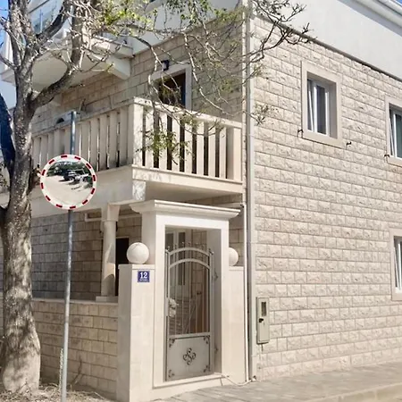 Daire Elegant With Balcony *